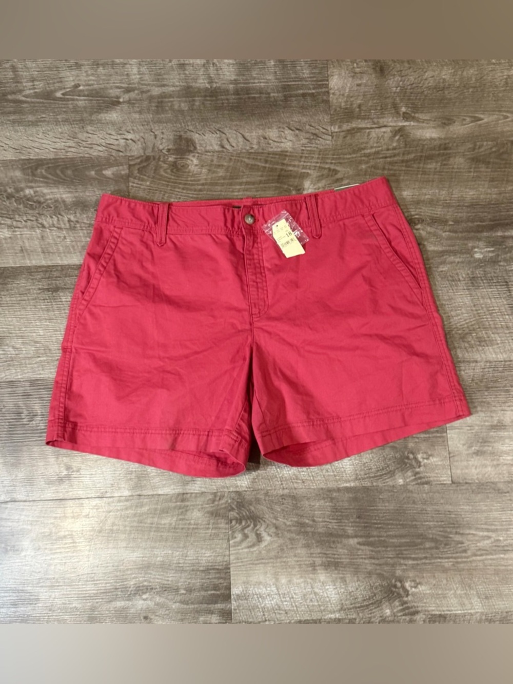 Eddie Bauer Women Cotton Blend Chino Shorts Size 18 Inseam 6" Coral NEW